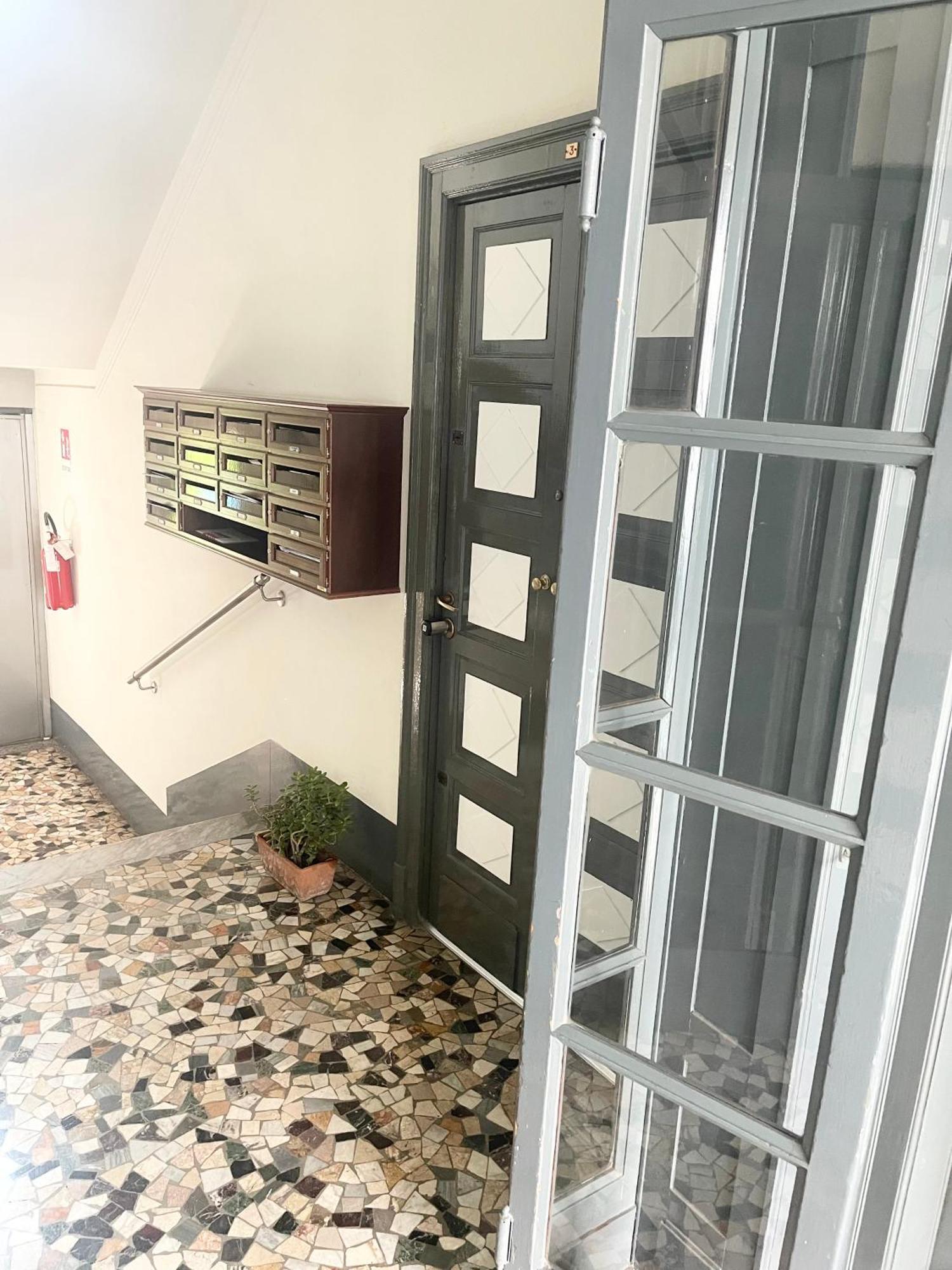 Ampio Bilocale Zona Navigli Apartment Milan Exterior photo